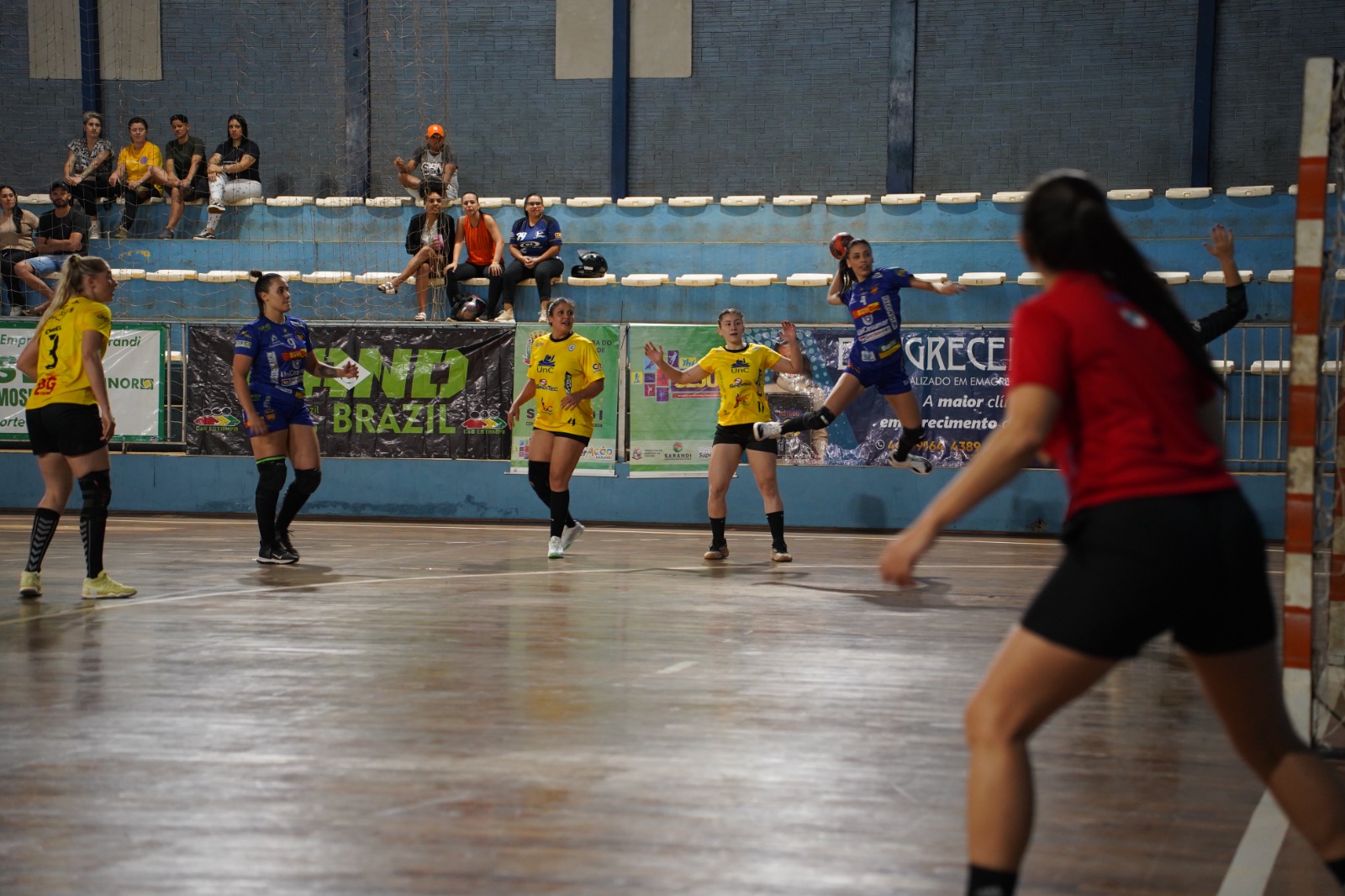 Handebol de Sarandi jogou última de três partidas em casa pela Liga Nacional e vai a Cascavel pelo Paranaense